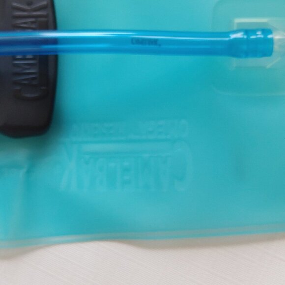 32oz.CAMELBAK Hydration Backpack Portable Hydration HYDROBAK - Picture 9 of 12